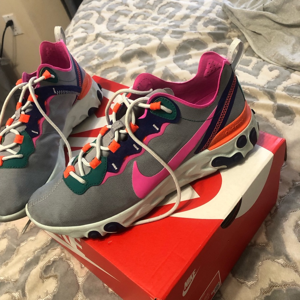 Women’s Nike size 8